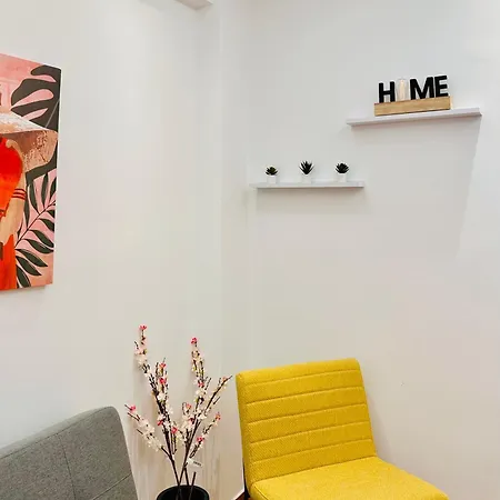 Nea Smirni Snug - Fits 4 * Athens