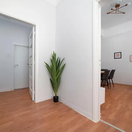 Apartment Thissio Getaway 2ba Next To Ancient Market Athens