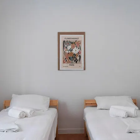 Thissio Getaway 2ba Next To Ancient Market