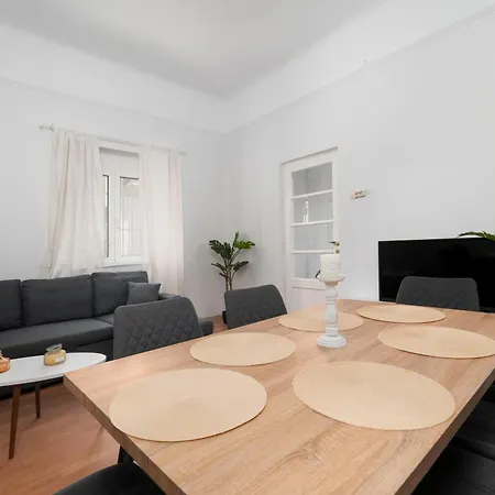 Apartment Thissio Getaway 2ba Next To Ancient Market *