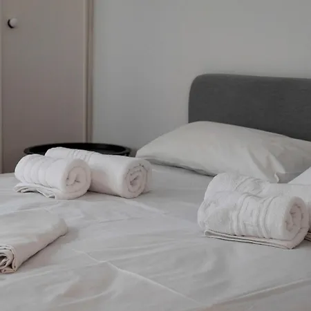 Apartment Thissio Getaway 2ba Next To Ancient Market *