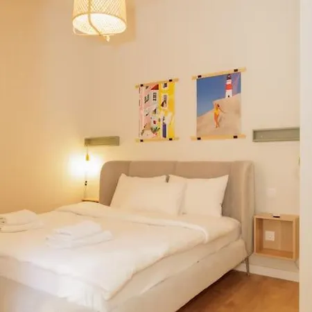 Modern 2bdr In Pagrati Apartment