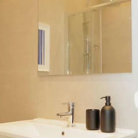 Apartment Modern 2bdr In Pagrati *