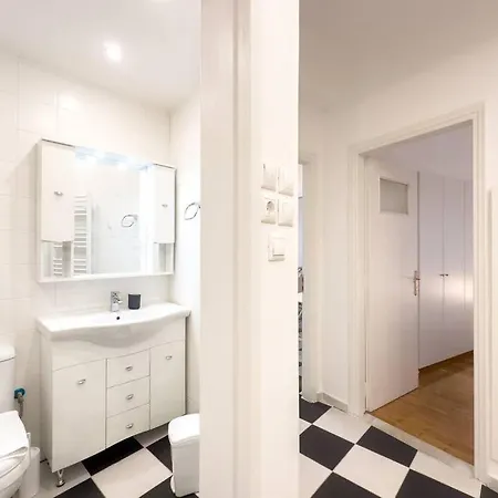 Art & Comfort In Apartment *