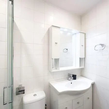 Apartment Art & Comfort In