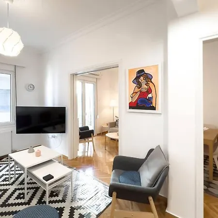Apartment Art & Comfort In *