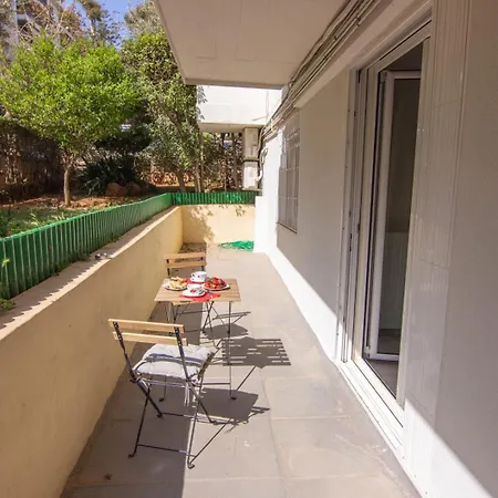 Apartment Private Close To The *