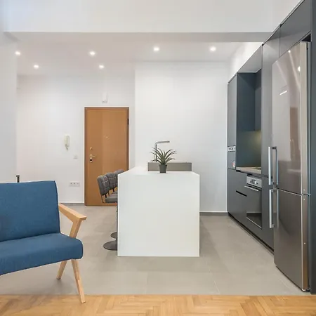 Vibes Stylish 2br And A Stunning Balcony