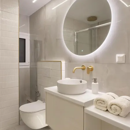 Apartment Elegant Minimal In Kerameikos