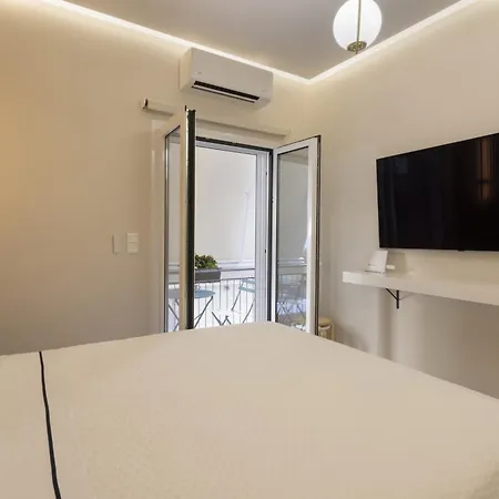 Elegant Minimal In Kerameikos Apartment