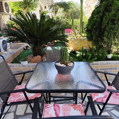 Anastasia's With Yard Apartment *