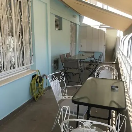 Apartment Penthouse Archeol Musiem, 3bdr, Big Balcony, Wifi 200 Mbps Fiber Athens