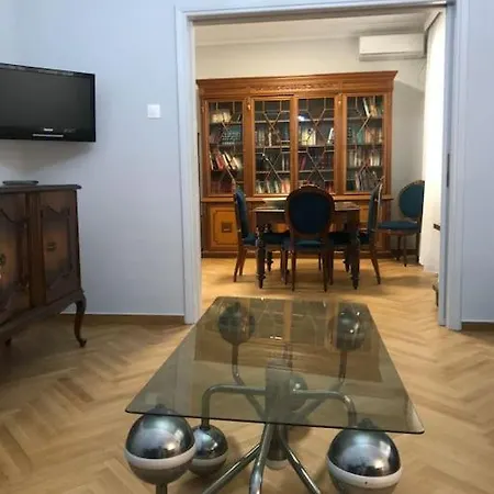 Apartment Penthouse Archeol Musiem, 3bdr, Big Balcony, Wifi 200 Mbps Fiber *