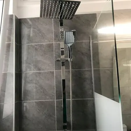 Apartment Penthouse Archeol Musiem, 3bdr, Big Balcony, Wifi 200 Mbps Fiber *