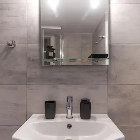 Renovated Gem Near Pedion Areos Park & Museums Apartment