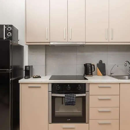 Renovated Gem Near Pedion Areos Park & Museums Athens