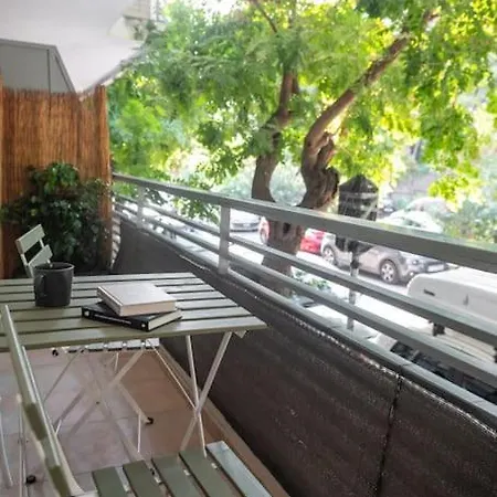 Renovated Gem Near Pedion Areos Park & Museums Apartment