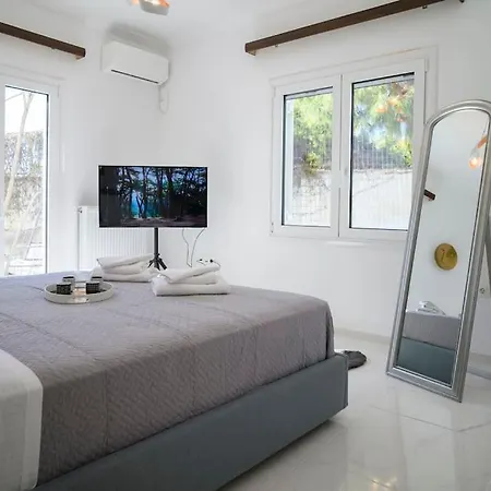 Seclusion, Privacy And 2 Bedroom Luxury In Glyfada Villa