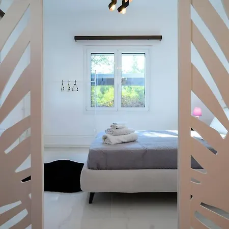 Seclusion, Privacy And 2 Bedroom Luxury In Glyfada Villa