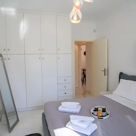 Villa Seclusion, Privacy And 2 Bedroom Luxury In Glyfada