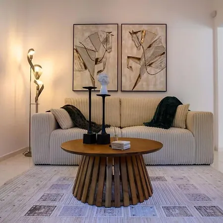 Villa Seclusion, Privacy And 2 Bedroom Luxury In Glyfada Athens
