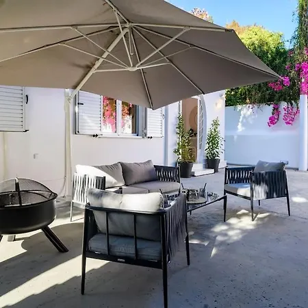 Seclusion, Privacy And 2 Bedroom Luxury In Glyfada Villa Athens