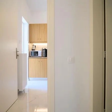 Seclusion, Privacy And 2 Bedroom Luxury In Glyfada *