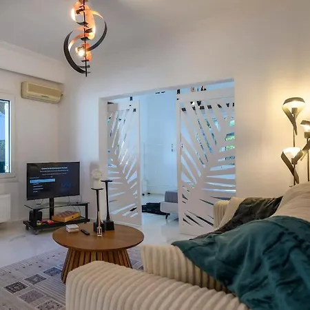 Villa Seclusion, Privacy And 2 Bedroom Luxury In Glyfada *