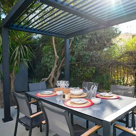 Seclusion, Privacy And 2 Bedroom Luxury In Glyfada Villa Athens