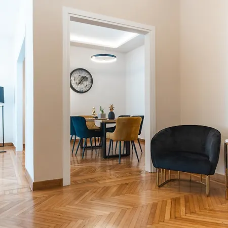 The Aristocratic House Apartment