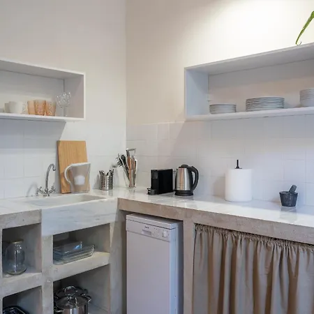 Charlie Apartment