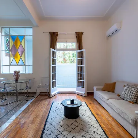 Charlie Apartment *