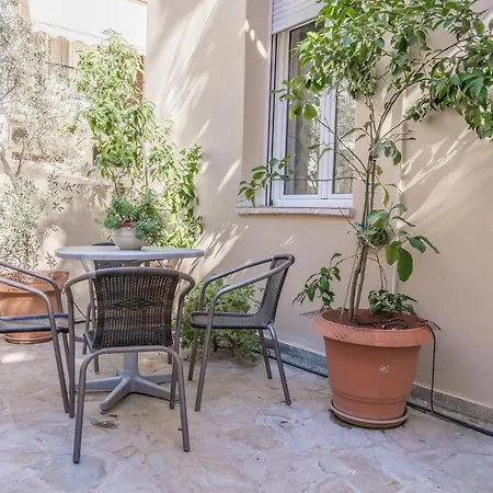 1 Bd Lycabettus Neoclassic House By Live&travel *
