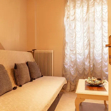 1 Bd Lycabettus Neoclassic House By Live&travel Apartment