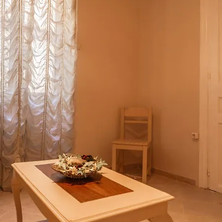 Apartment 1 Bd Lycabettus Neoclassic House By Live&travel