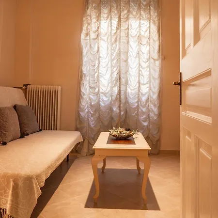 Apartment 1 Bd Lycabettus Neoclassic House By Live&travel Athens