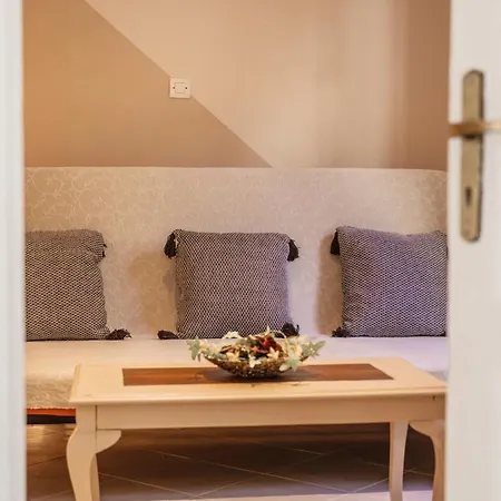 Apartment 1 Bd Lycabettus Neoclassic House By Live&travel Athens
