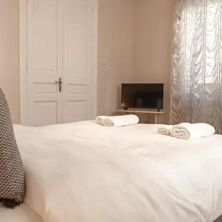 Apartment 1 Bd Lycabettus Neoclassic House By Live&travel Athens