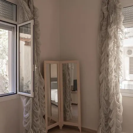 1 Bd Lycabettus Neoclassic House By Live&travel *