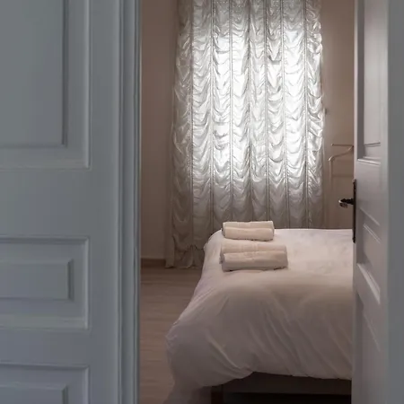 1 Bd Lycabettus Neoclassic House By Live&travel Apartment Athens