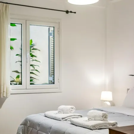 Spacious 2 Bedroom In Kolonaki