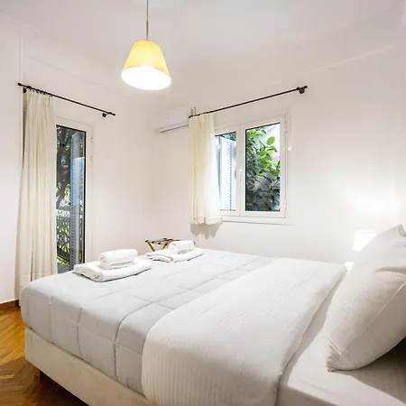 Spacious 2 Bedroom In Kolonaki Apartment Athens