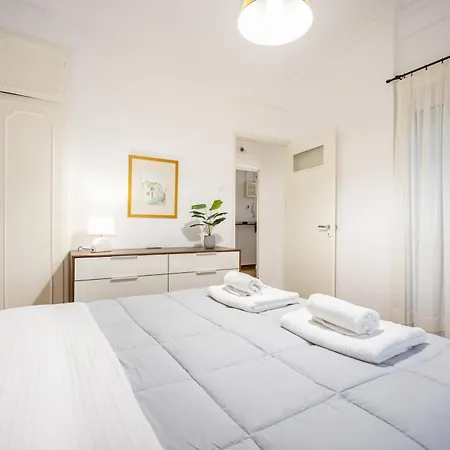 Spacious 2 Bedroom In Kolonaki Athens