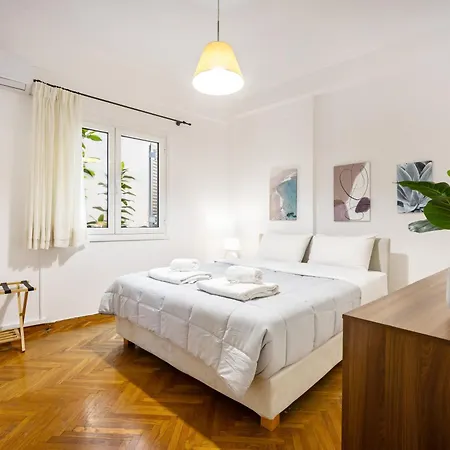 Spacious 2 Bedroom In Kolonaki Apartment Athens