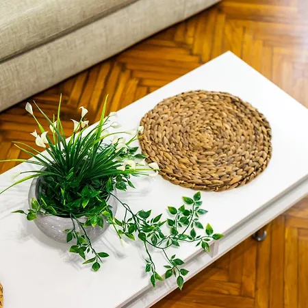 Spacious 2 Bedroom In Kolonaki Athens