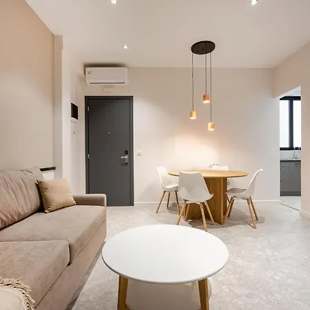 Mobee-house Aparthotel *