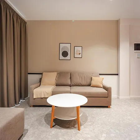 Mobee-house Aparthotel *