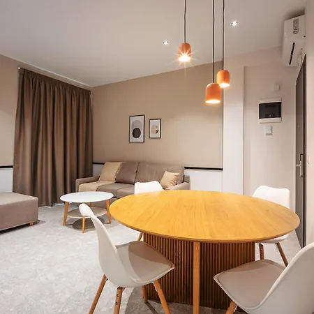 Aparthotel Mobee-house *