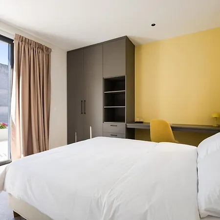 Aparthotel Mobee-house *