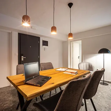 Aparthotel Mobee-house